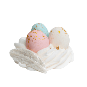 Wielkanocne gniazdko z jajkami kolorowymi