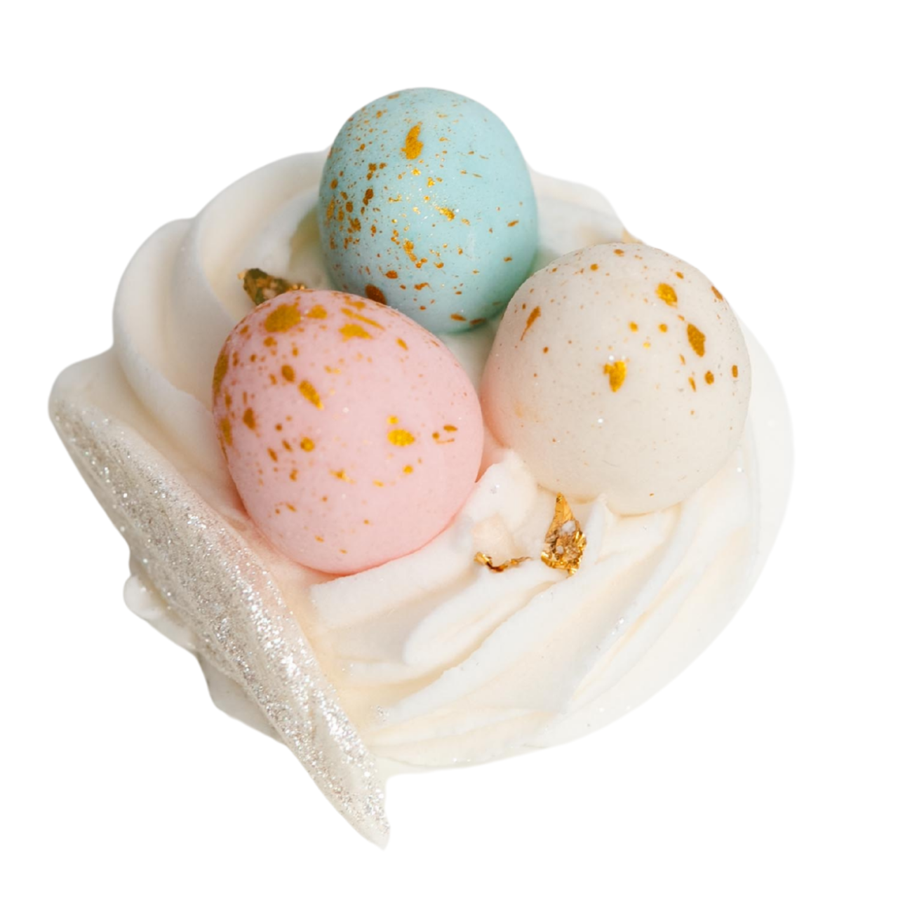 Wielkanocne gniazdko z jajkami kolorowymi